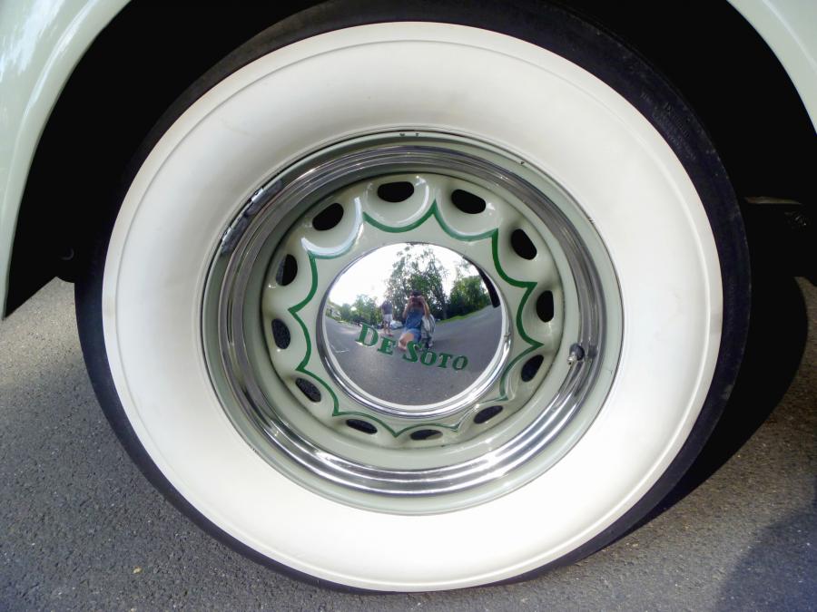 Колеса DeSoto S2 Airflow Coupe 1936 года  (фото 3 из 19)